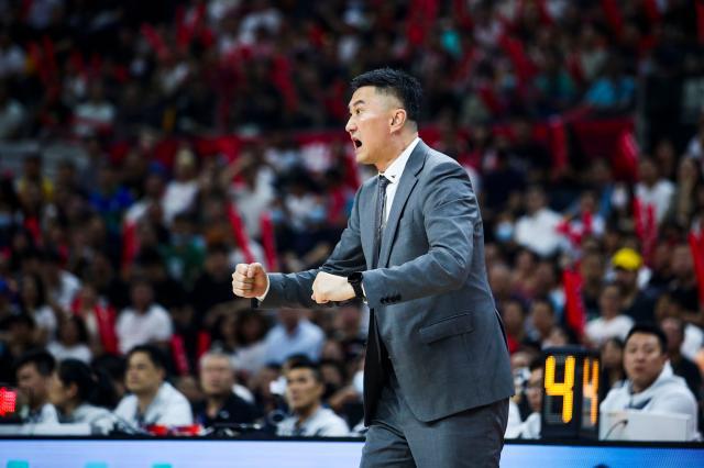 开云体育入口-沃特斯首秀征服杜锋 周琦何时归来仍无定论