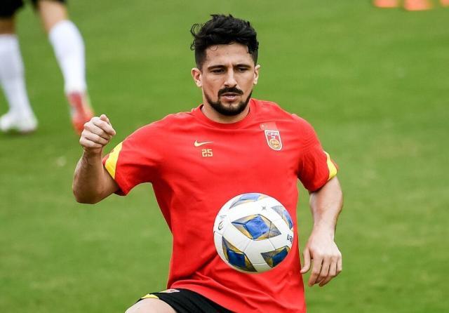 开云体育官网-非国足队长出席发布会头一回 洛国富再次致歉足协