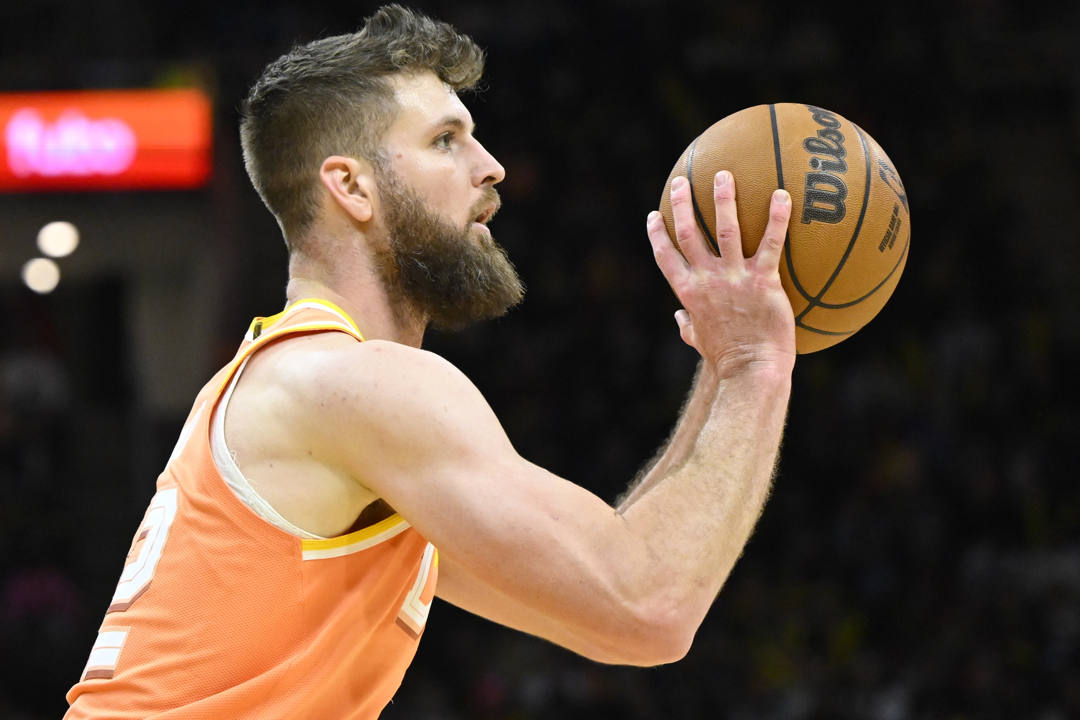 开云体育登录-骑士主场迎战活塞 迪恩·韦德&amp;米切尔&amp;斯特鲁斯缺席比赛